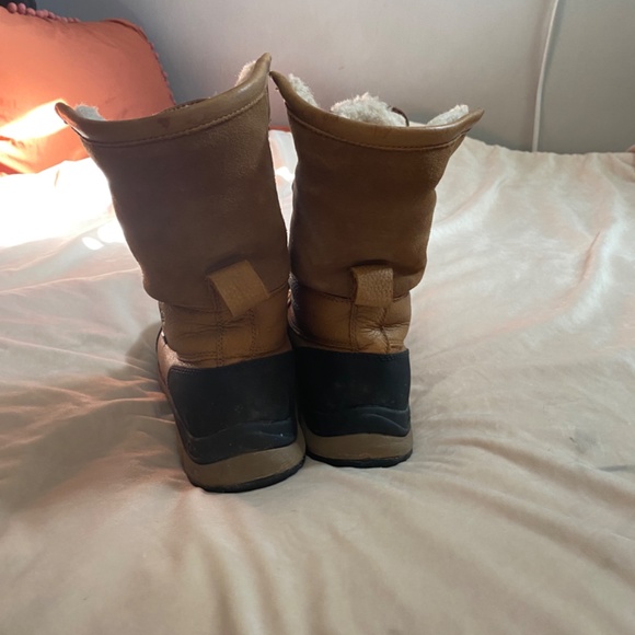 Women’s Like new Ugg Adirondack iii boots size 10